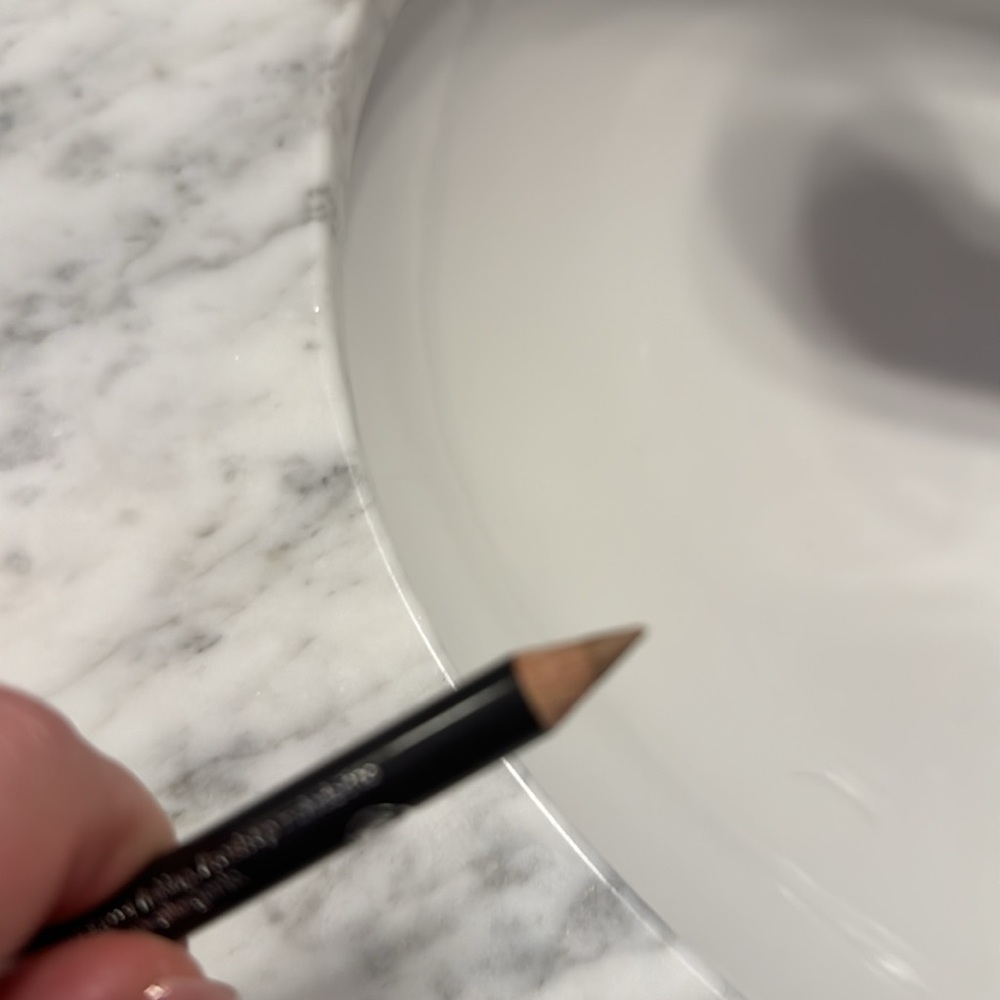 No7 Beautiful Eyebrows Sculpting Pencil - Picture 3 of 3